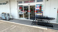 スギ薬局　箕面今宮店の入口