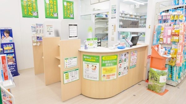 スギ薬局　桃谷店の受付/カウンター
