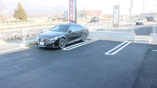 アーク調剤薬局　軽井沢店の駐車場