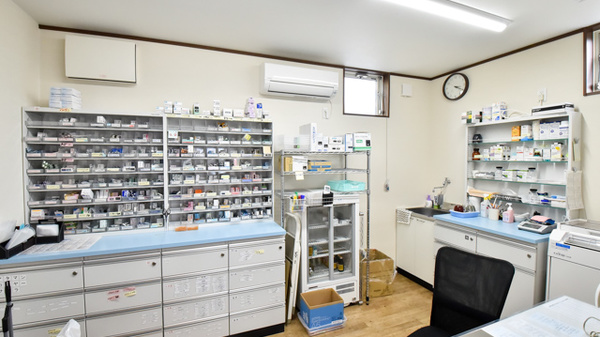 めい薬局水竹店の調剤室