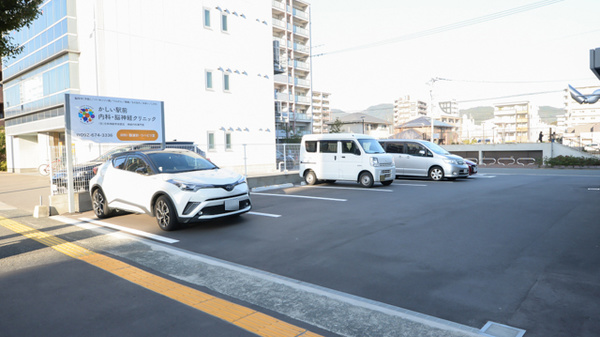 ドリーム薬局の駐車場