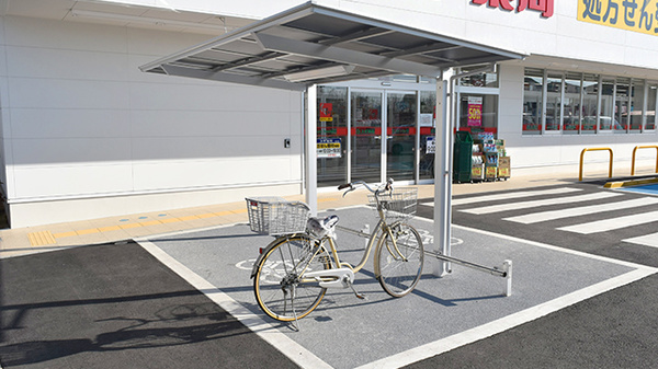 スギ薬局　恩多町店の駐輪場