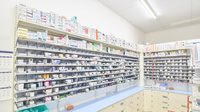 スギ薬局　小松南店の薬棚