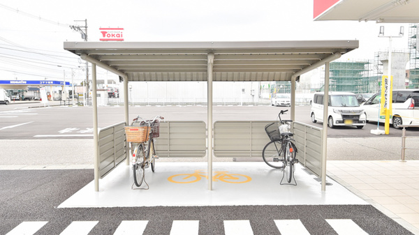 スギ薬局　小松南店の駐輪場