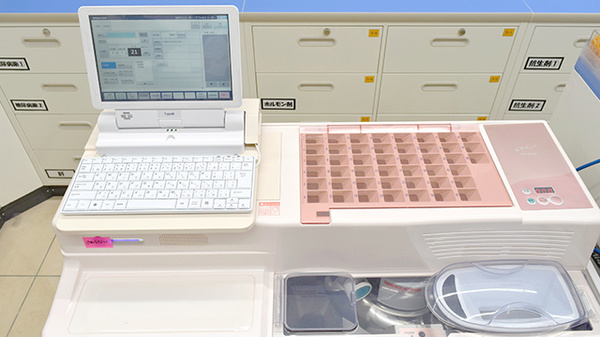 スギ薬局　千葉都町店の調剤器具