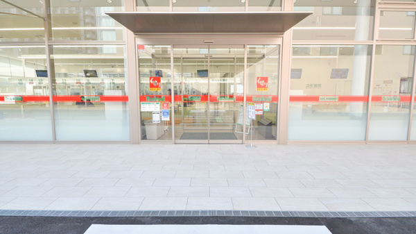 スギ薬局　名古屋大学病院店の入口
