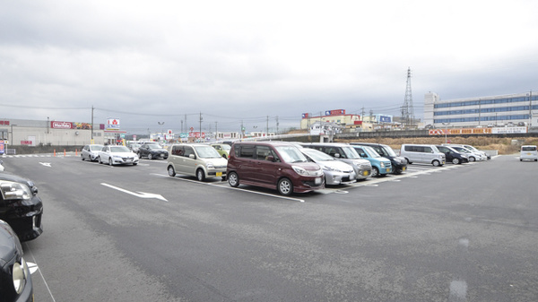 スギ薬局　名張店の駐車場