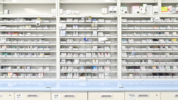 サン薬局　北大和店の薬棚