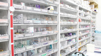 わかくさ薬局　二条店の薬棚