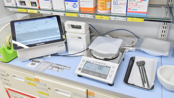 スギ薬局　野々市中央店の調剤器具