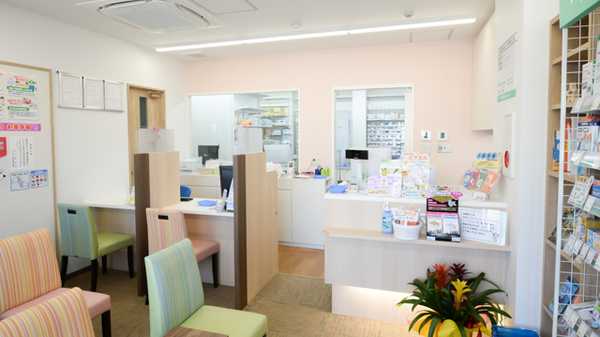 大賀薬局　別府小学校前店の受付/カウンター