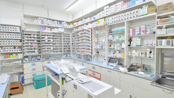 スギ薬局　東新町店の調剤室