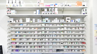 スギ薬局　北柏店の薬棚