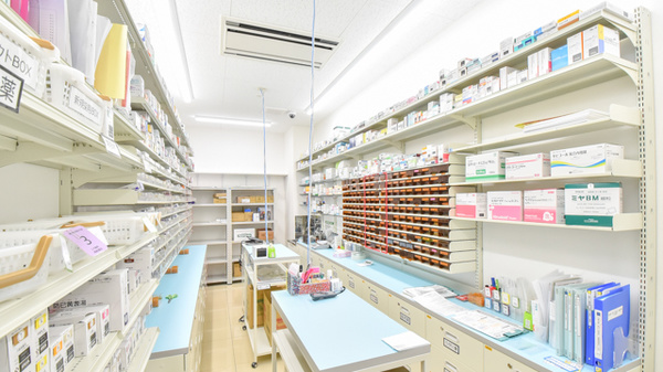 スギ薬局　南船場店の調剤室