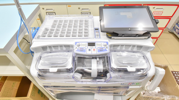 スギ薬局　南船場店の調剤器具