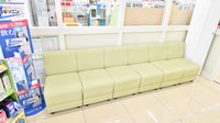 スギ薬局　和泉府中東店の待合スペース