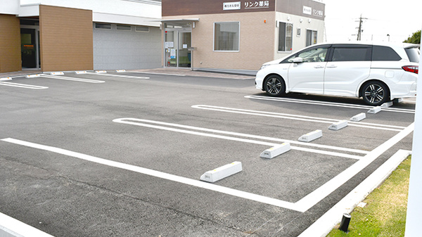 リンク薬局の駐車場
