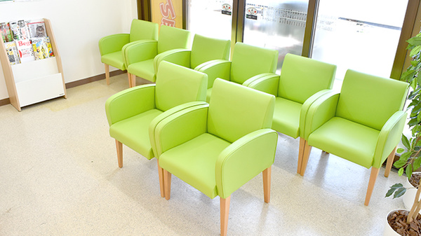 ドラッグセイムス運河薬局の待合スペース