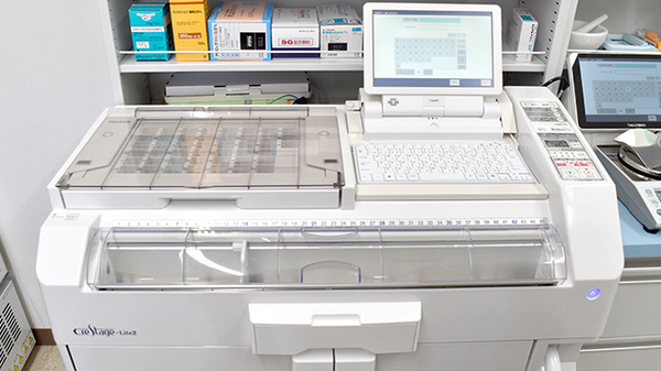 ドラッグセイムス運河薬局の調剤器具