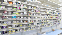 スギ薬局　西新小岩店の薬棚
