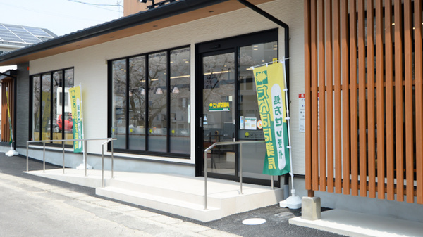たんぽぽ薬局　高蔵寺店の入口