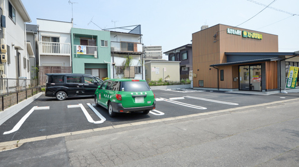 たんぽぽ薬局　高蔵寺店の駐車場
