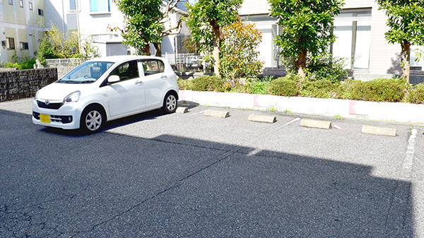 つつじ薬局　土気店の駐車場