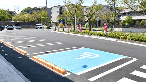 スギ薬局　八王子別所店の駐車場