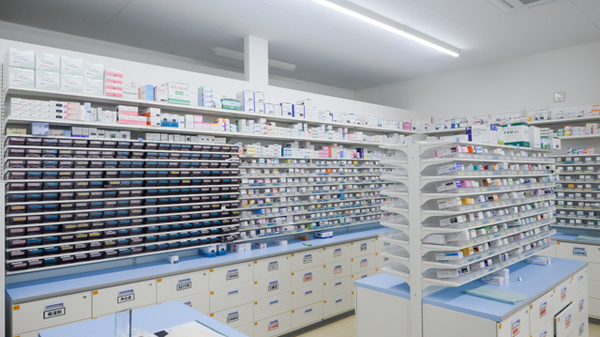 スギ薬局　寺横店の調剤室