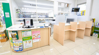 スギ薬局　御陵店の受付/カウンター