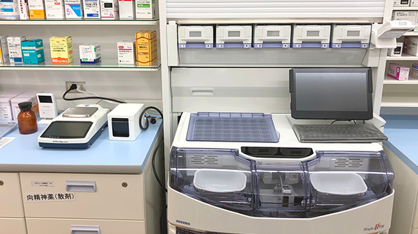 杏林堂薬局　上西店の調剤器具
