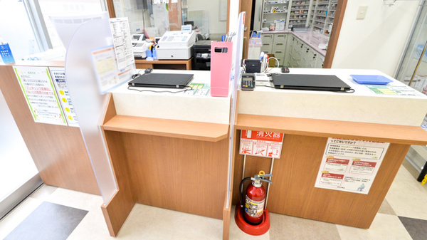 キリン堂薬局　西ノ京御前店の受付/カウンター