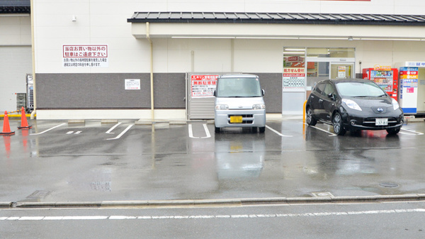 キリン堂薬局　西ノ京御前店の駐車場