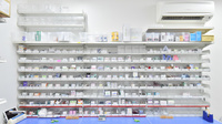 大賀薬局　地行店の薬棚