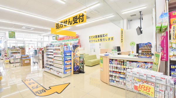 スギ薬局　小杉店の入口
