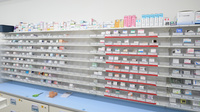 スギ薬局　本山店の薬棚