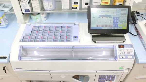 ドラッグセイムス町田中町薬局の調剤器具