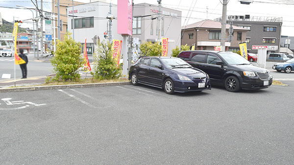 ニシイチ薬局　健康館山本駅前店の駐車場
