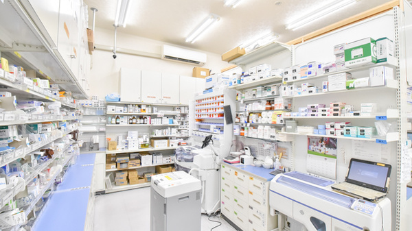 調剤薬局ツルハドラッグ江頭エーザイ店の調剤室