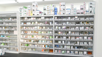 レデイ薬局馬越店の薬棚