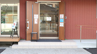 ペンギン薬局　高富本町店の入口