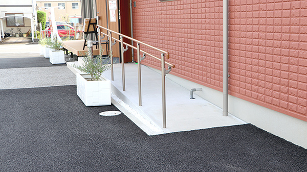 ペンギン薬局　高富本町店のバリアフリー設備