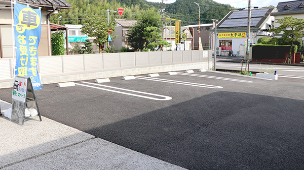 ペンギン薬局　高富本町店の駐車場