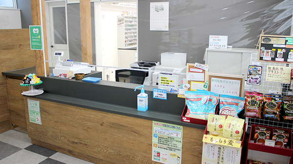 すずらん調剤薬局　篠田店の受付/カウンター