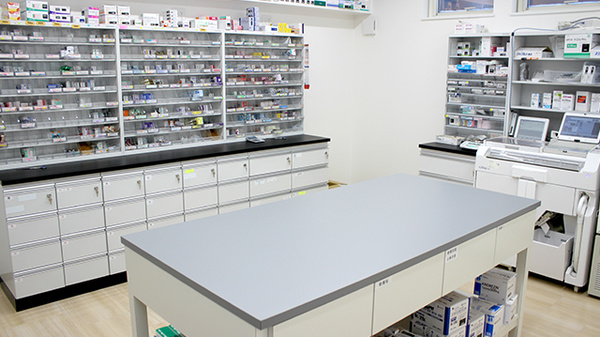 すずらん調剤薬局　篠田店の調剤室