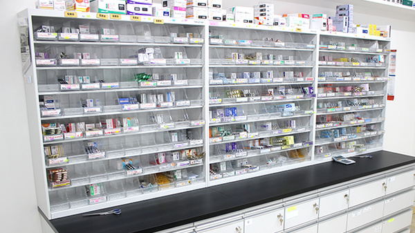 すずらん調剤薬局　篠田店の薬棚