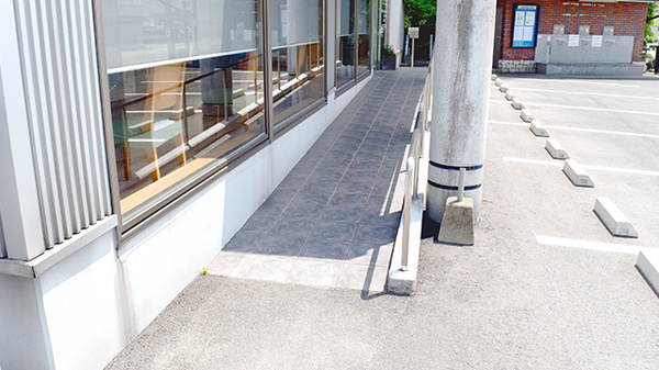 マイルド薬局楽市店のバリアフリー設備