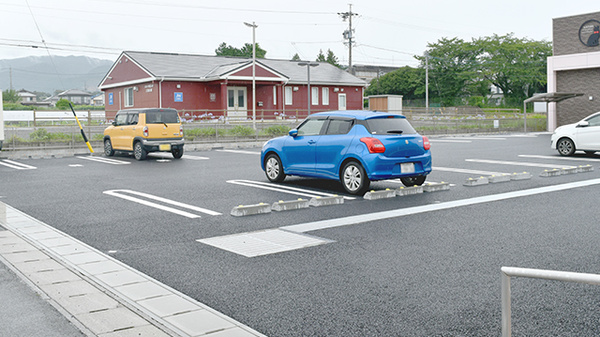 おうだ調剤薬局の駐車場