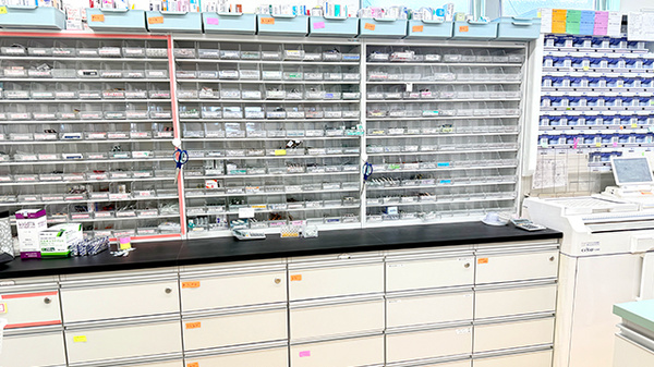 爽やか薬局鴻巣店の薬棚