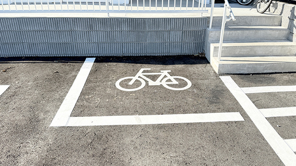 爽やか薬局鴻巣店の駐輪場